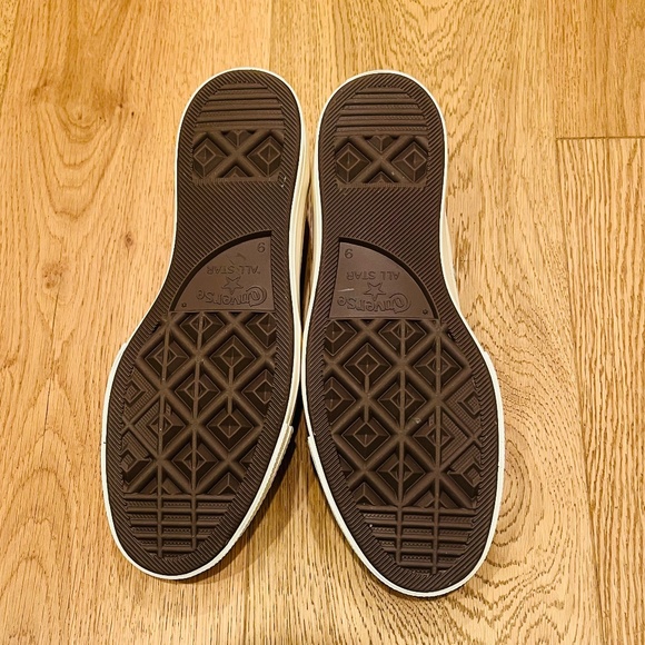 Comme des Garçons Play X Converse Lace-Up Sneakers - Picture 2 of 12